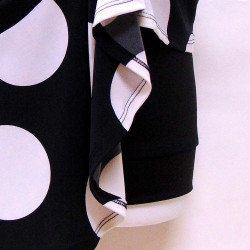 under shorts detail